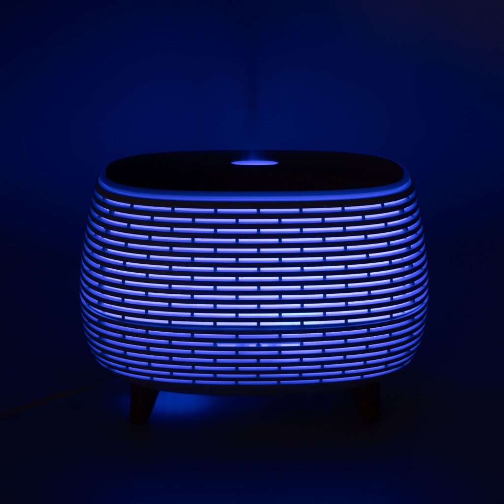 Futuristic Ribbed Aromadiffuser Med Farveskiftende Light