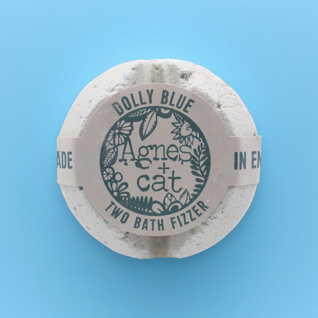 Agnes + Cat Badebombe – Dolly Blue