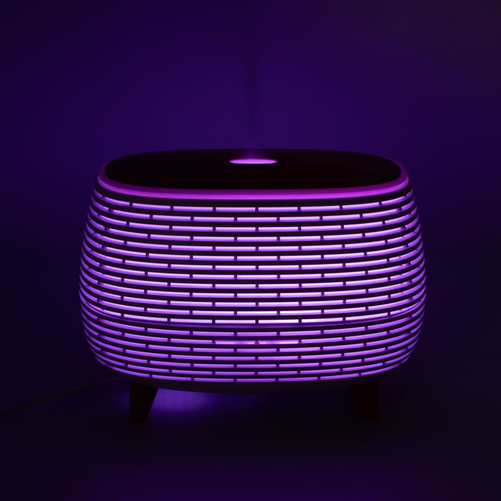 Futuristic Ribbed Aromadiffuser Med Farveskiftende Light