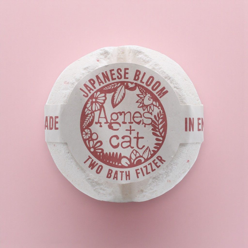 Agnes + Cat Badebombe – Japanese Bloom