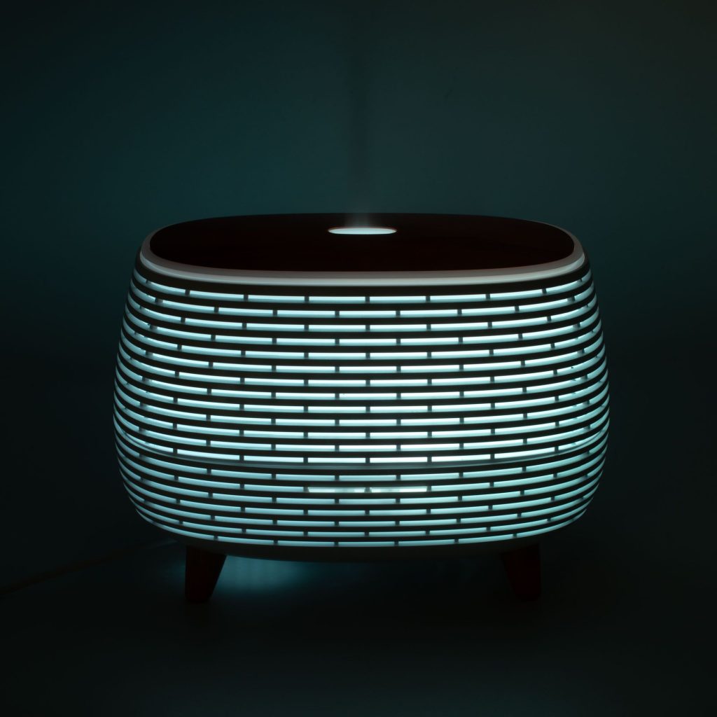 Futuristic Ribbed Aromadiffuser Med Farveskiftende Light