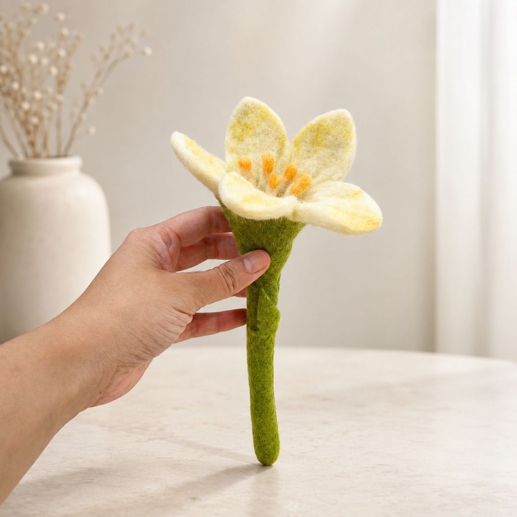 Felt Flowers – Lily (10 Assorted Colours)
