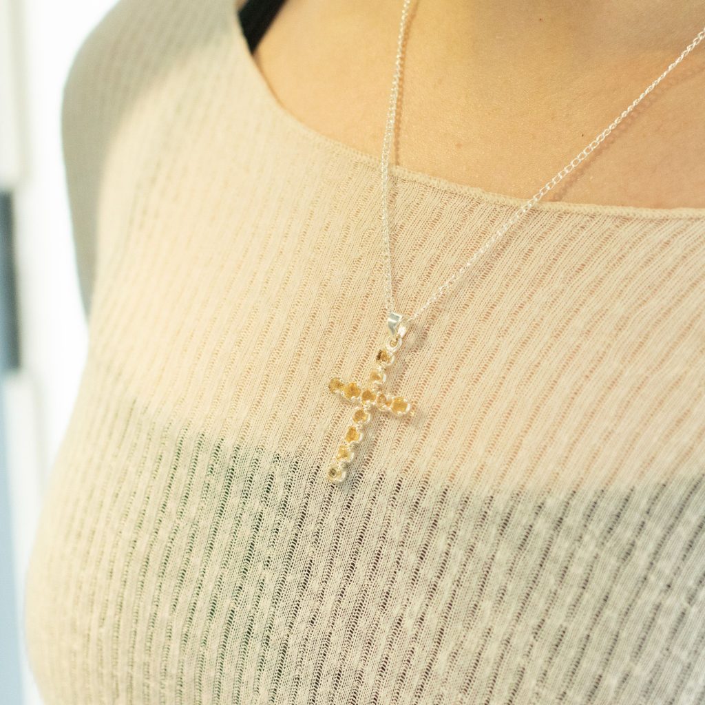 Indisk Andagtsvedhæng – Sølvbelagt (45Cm Chain) – Citrine Crucifix