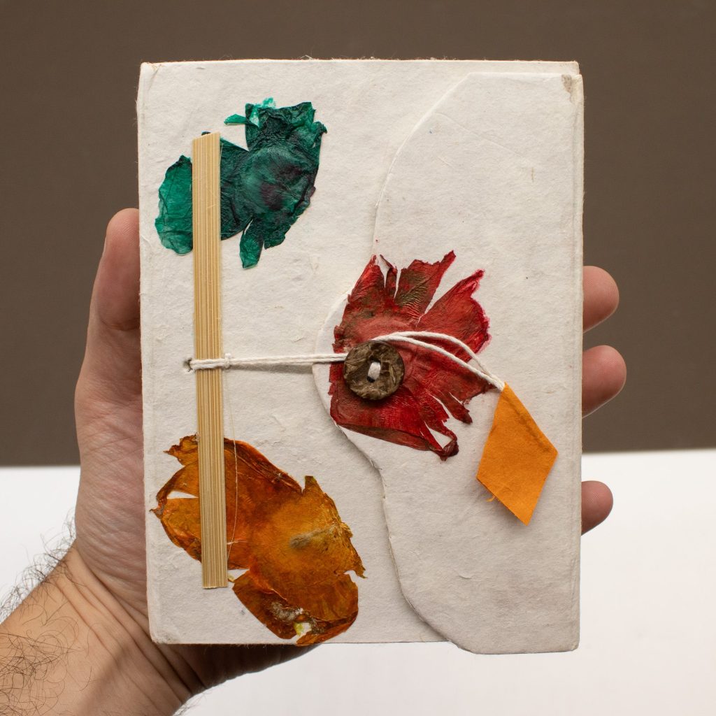 Med Lokta Button Lock Notebook (15X12Cm) – 45 Leafs – Crafted Real Himalayan Floral Design