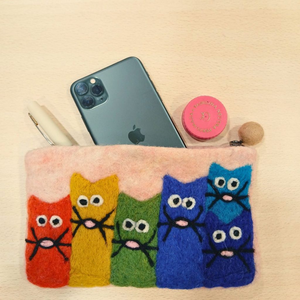 Natural Felt Zipper Pouches – Curious Cat Group