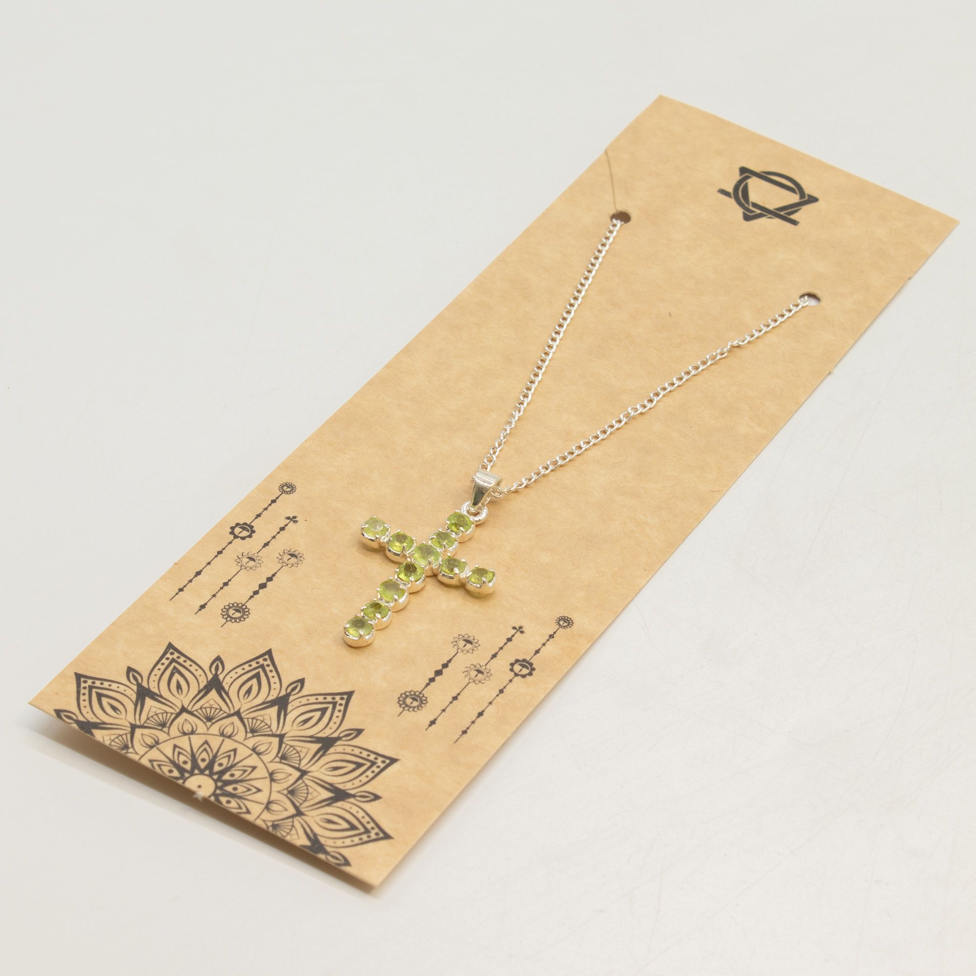 Indisk Andagtsvedhæng – Sølvbelagt (45Cm Chain) – Peridot Crucifix - Billede 3