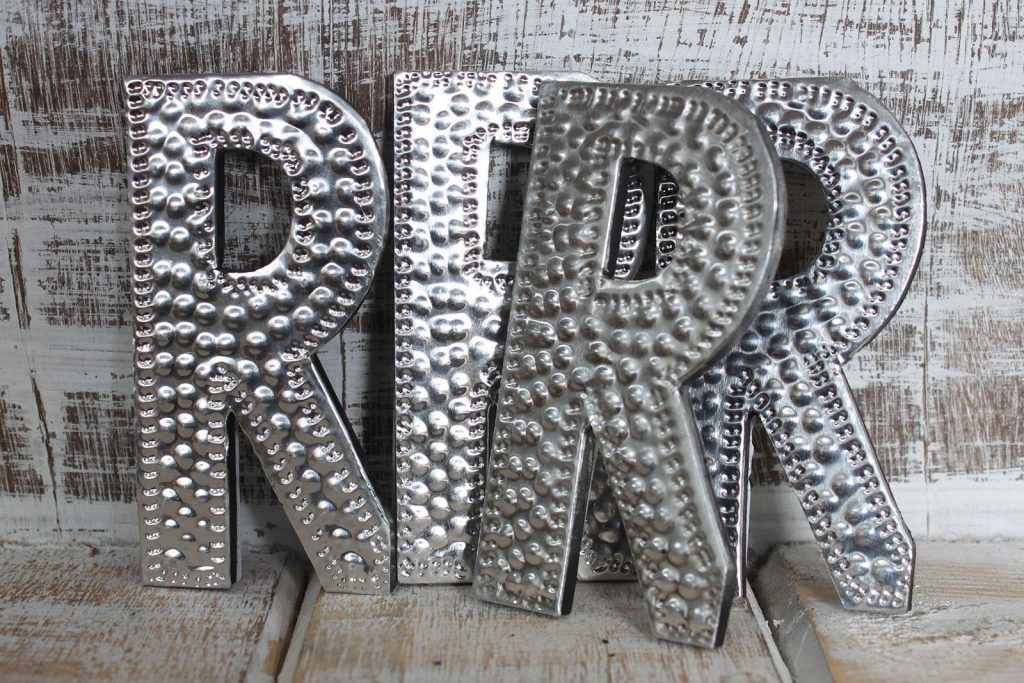 Sm Arty Aluminum Letters – R