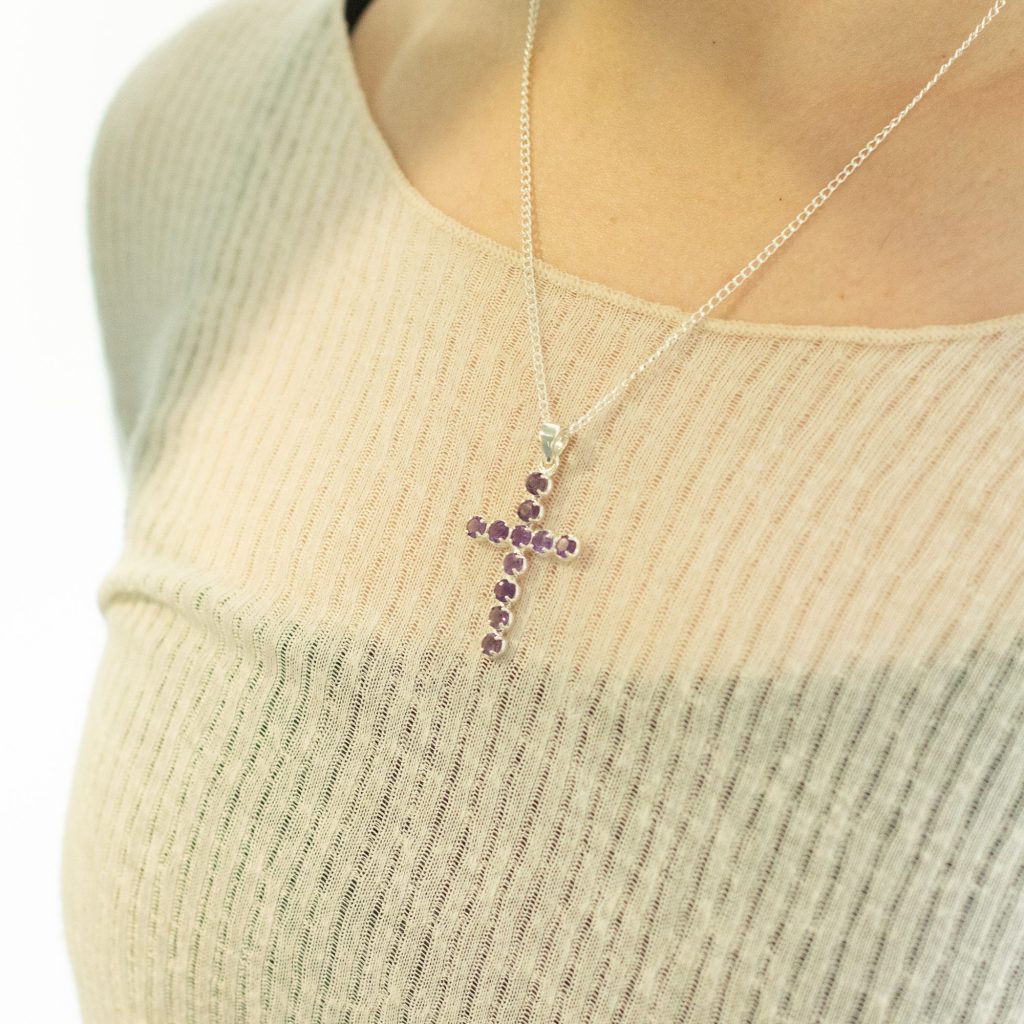 Indisk Andagtsvedhæng – Sølvbelagt (45Cm Chain) – Amethyst Crucifix